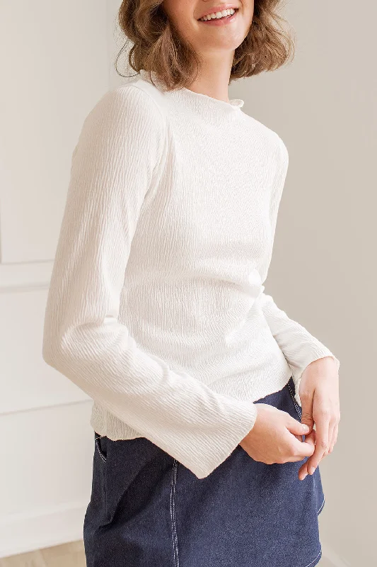 Adelle White | Long Sleeves Wrinkled Fitted Top